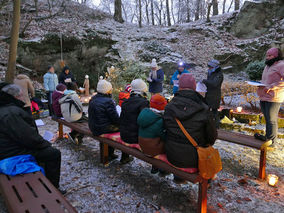 Waldadvent in der Fatima-Grotte (Foto: Karl-Franz Thiede)